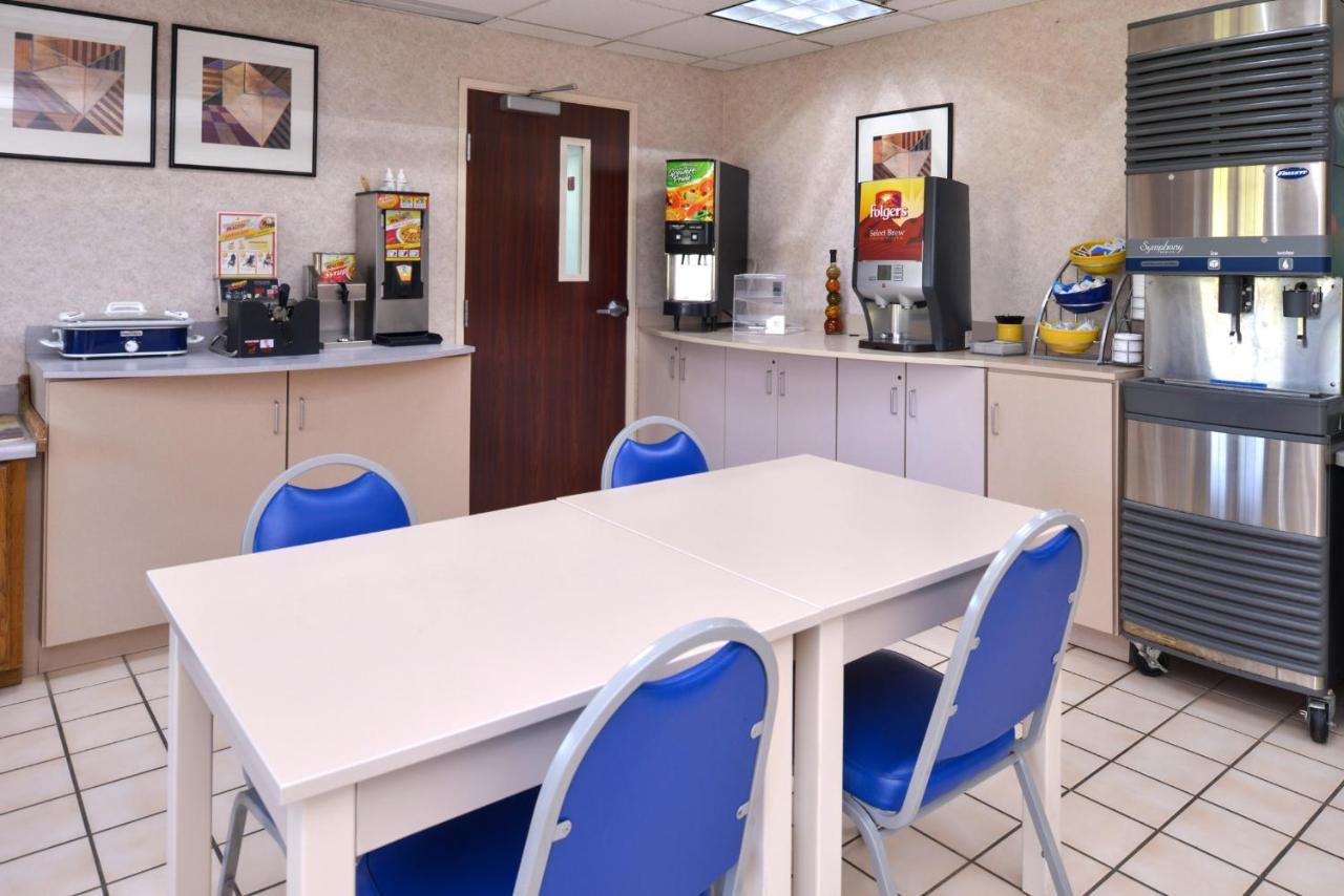 Americas Best Value Inn & Suites Maryville Exterior photo